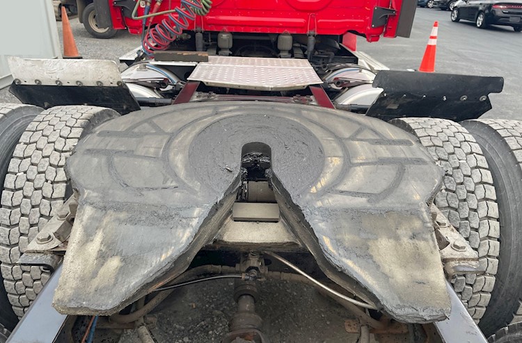 2020 Freightliner Cascadia 126 Road Tractor - Freightliner Cab Chassis Trucks - freightliner-cab-chassis-trucks-cascadia-126-road-tractor-ef3cba82-9.jpg
