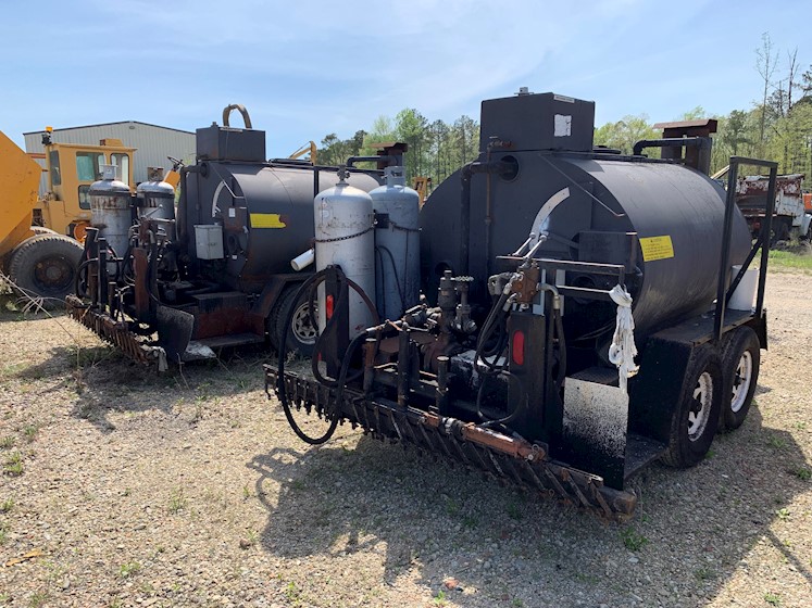 2003 Road Master RM2780 Asphalt Distributor Trailer (TWO Avail. For Sale) - Road Master Asphalt & Conrete - road-master-asphalt-conrete-rm2780-asphalt-distributor-trailer-two-avail-for-sale-1a448a9a-4.jpg